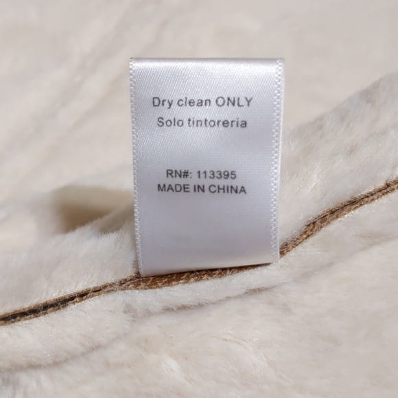 Women's En Creme faux fur vest size small - Picture 7 of 12